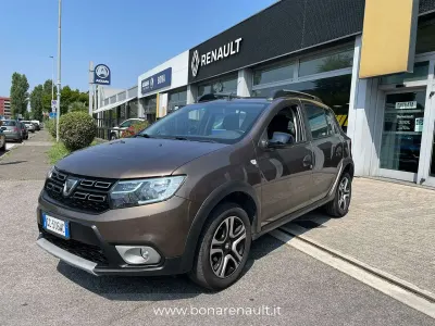 Usata Dacia Sandero Anniversary 101 CV (74 kW) 2020 Beige Berlina