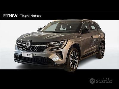 Begagnad Renault Austral Techno 200 HK (147 kW) 2023 Grå SUV