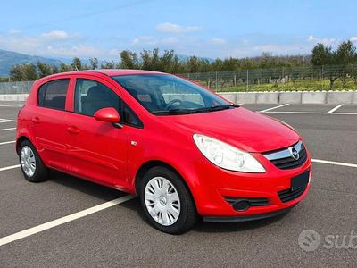 Usata Opel Corsa Cosmo 80 CV (58 kW) 2007 Rosso Utilitaria