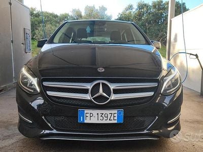 Usata Mercedes B200 136 CV (100 kW) 2018 Nero Monovolume