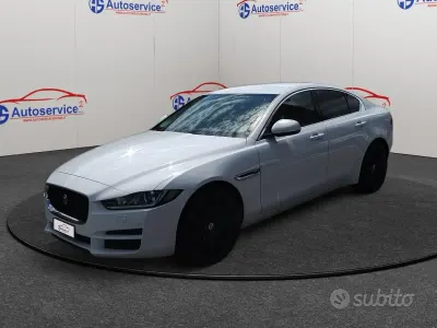 Usata Jaguar XE 179 CV (131 kW) 2019 Bianco Berlina