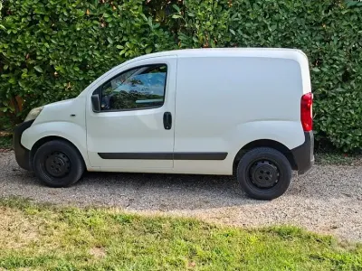 Usata Peugeot Bipper 75 CV (55 kW) 2011 Monovolume
