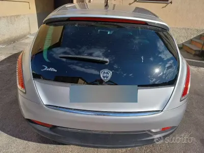 Usata Lancia Delta Gold 120 CV (88 kW) 2013 Grigio Utilitaria