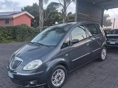 Usata Lancia Musa 69 CV (50 kW) 2008 Grigio Monovolume