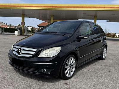 Usata Mercedes B180 109 CV (80 kW) 2008 Nero Monovolume