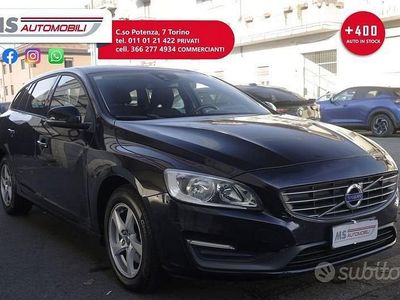 Usata Volvo V60 R-Design Momentum 114 CV (83 kW) 2016 Nero Station wagon