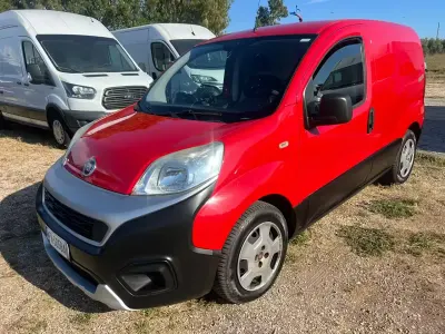 Usata Fiat Fiorino 95 CV (69 kW) 2017 Rosso Monovolume