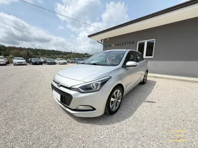 Brugt Hyundai i20 75 HK (55 kW) 2016 Sølv Sedan