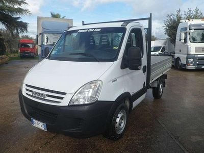 Usata Iveco Daily 101 CV (74 kW) 2007 Bianco Furgone