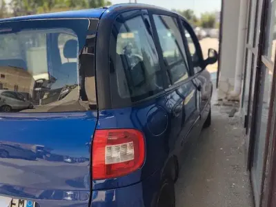 Usata Fiat Multipla 103 CV (75 kW) 2011 Bluazzurro Monovolume