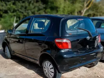 Gebraucht Toyota Yaris 65 PS (47 kW) 2003 Limousine