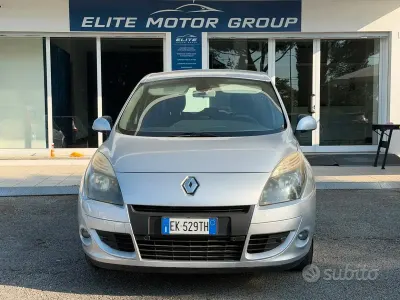 Usata Renault Scénic III Luxe 110 CV (80 kW) 2012 Grigio Monovolume