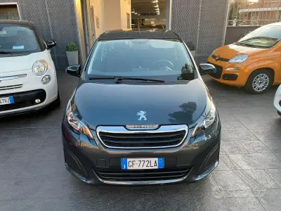 Usata Peugeot 108 Active 72 CV (52 kW) 2021 Grigio Berlina