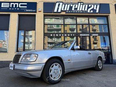 Usata Mercedes E200 137 CV (100 kW) 1994 Argento Cabrio