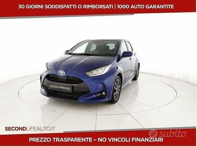 Usata Toyota Yaris Hybrid Style 115 CV (84 kW) 2020 Blu Berlina