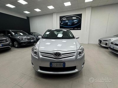 Usata Toyota Auris Sol 90 CV (66 kW) 2010 Grigio Utilitaria