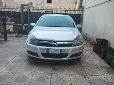 Usata Opel Astra 150 CV (110 kW) 2004 Grigio Berlina