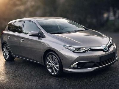 Usata Toyota Auris Hybrid Lounge 99 CV (72 kW) 2015 Bronzo Berlina