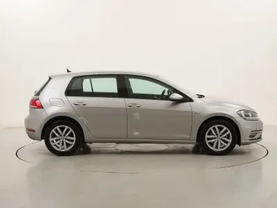 Usata VW Golf VII 130 CV (95 kW) 2020 Argentoargento Berlina