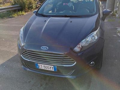 Usata Ford Fiesta 92 CV (67 kW) 2014 Blu Utilitaria