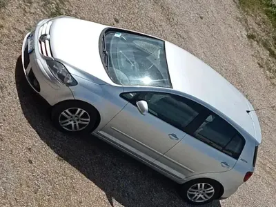 Usata VW Golf IV 105 CV (77 kW) 2006 Berlina