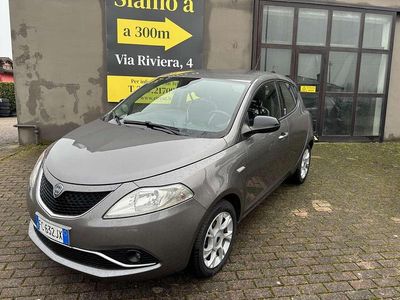 Usata Lancia Ypsilon Platinum 69 CV (50 kW) 2016 Grigio quarz Utilitaria
