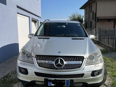Usata Mercedes ML320 224 CV (164 kW) 2006 Argento SUV