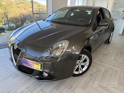 Usata Alfa Romeo Giulietta Distinctive 105 CV (77 kW) 2015 Grigio Utilitaria