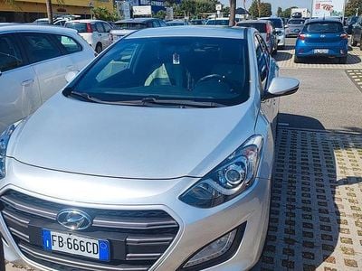 Usata Hyundai i30 GO! 128 CV (94 kW) 2016 Grigio Berlina