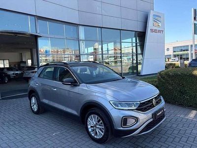 Usata VW T-Roc Life 116 CV (85 kW) 2024 Tetto nero SUV