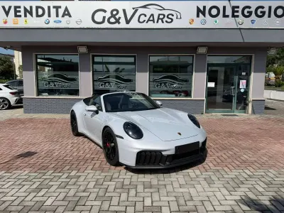 Usata Porsche 911 Carrera GTS 541 CV (397 kW) 2026 Grigio Cabrio