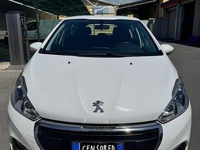 Usata Peugeot 208 68 CV (50 kW) 2016 Bianco Utilitaria