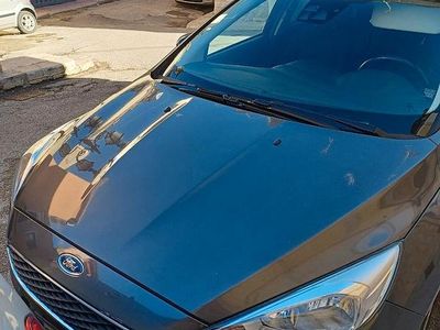 Usata Ford Focus 120 CV (88 kW) 2015 Grigio Station wagon