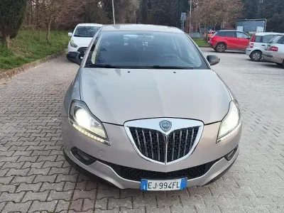 Usata Lancia Delta 120 CV (88 kW) 2011 Utilitaria