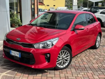 Usata Kia Rio 90 CV (66 kW) 2017 Rosso Berlina