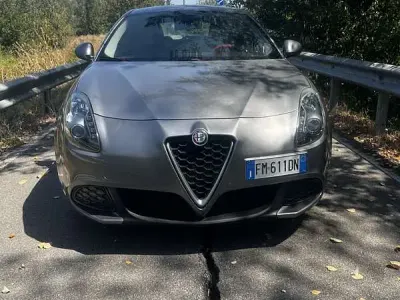 Usata Alfa Romeo Giulietta Distinctive 120 CV (88 kW) 2017 Utilitaria