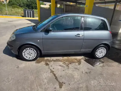Usata Lancia Ypsilon 75 CV (55 kW) 2007 Blu Utilitaria