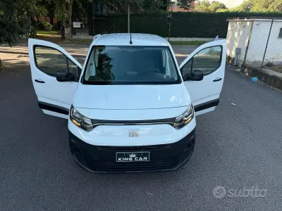 Usata Fiat Doblò 110 CV (80 kW) 2024 Bianco Monovolume