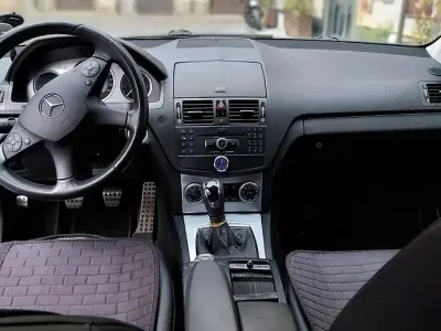 Second-hand Mercedes C220 Avantgarde 170 CP (125 kW) 2009 Negru Break