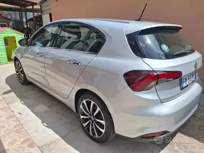 Usata Fiat Tipo Lounge 120 CV (88 kW) 2018 Argento Berlina