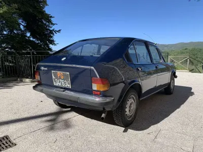 Usado Alfa Romeo Alfasud Super 63 CV (46 kW) 1979 Azul Berlina
