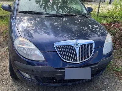 Usata Lancia Ypsilon 95 CV (69 kW) 2004 Bluazzurro Utilitaria