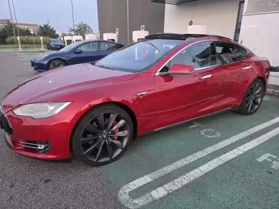Usata Tesla Model S Performance 514 kW (700 CV) 2015 Rosso Utilitaria