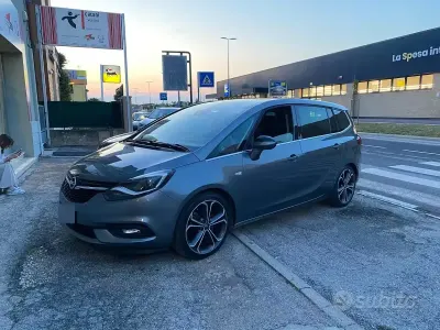 Usata Opel Zafira Tourer Innovation 170 CV (125 kW) 2017 Grigio Monovolume