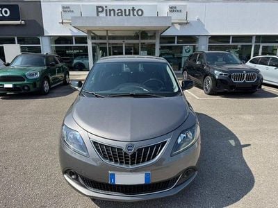 Usata Lancia Ypsilon Silver 69 CV (50 kW) 2021 Grigio Utilitaria