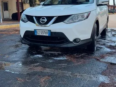 Usata Nissan Qashqai Tekna 110 CV (80 kW) 2015 Bianco SUV