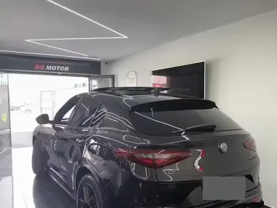 Usata Alfa Romeo Stelvio Veloce 209 CV (153 kW) 2025 Nero SUV