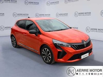 Usata Renault Clio V Techno 101 CV (74 kW) 2024 Arancione Berlina