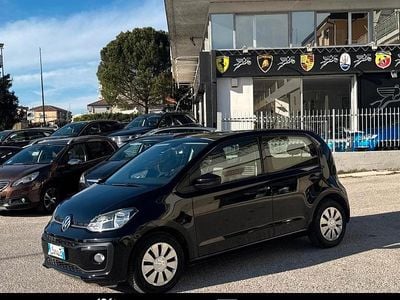 Usata VW up! Move 60 CV (44 kW) 2017 Nero Utilitaria