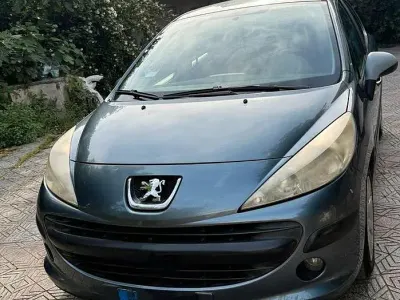 Begagnad Peugeot 207 70 HK (51 kW) 2007 Grå Sedan